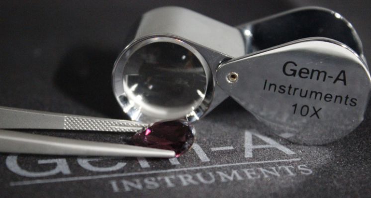 What Should Be in the Ideal Gemmologist’s Toolkit?