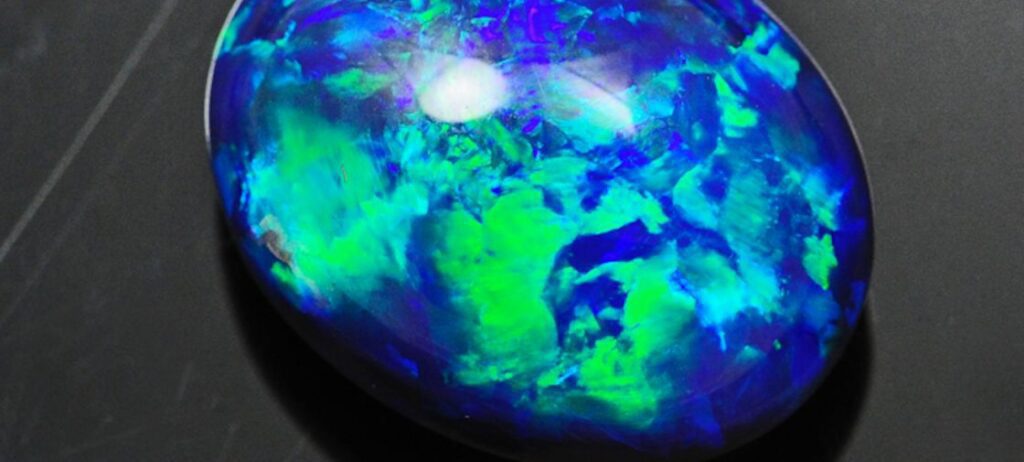 Colourful black opal